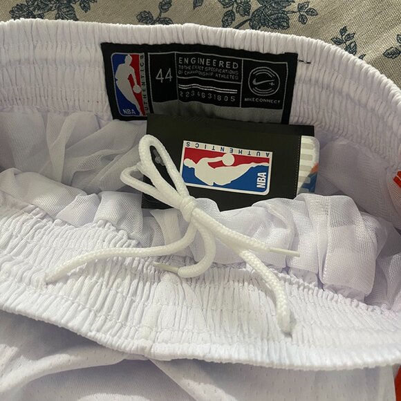 Nike Oklahoma City Thunder White NBA Shorts - Picture 5 of 5